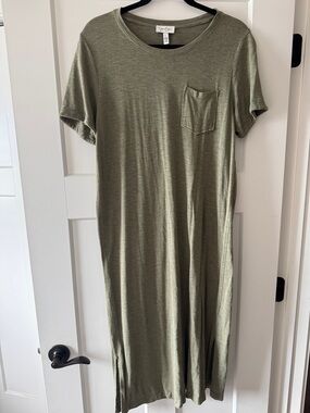 Jessica Simpson Olive Green Midi T-Shirt Dress with Pocket